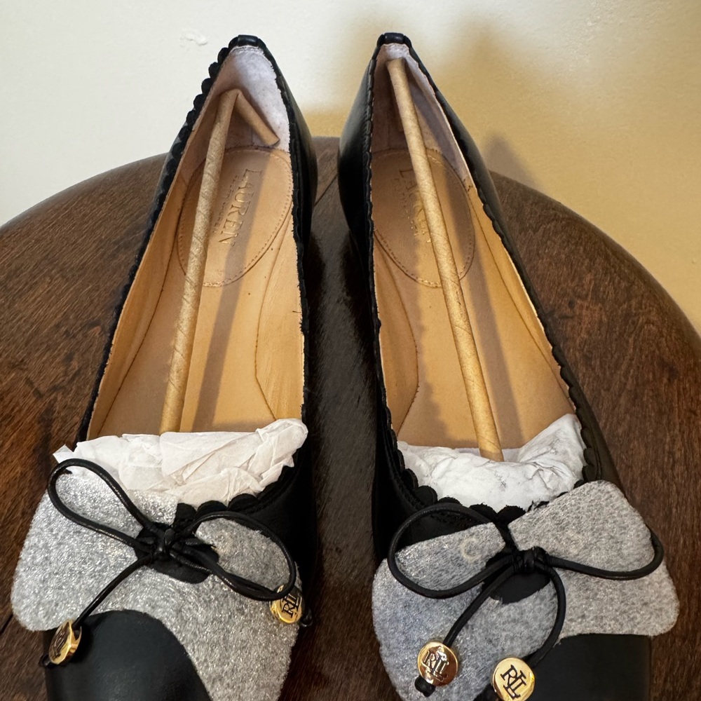Lauren Ralph Lauren Black and Gray Flats with Decorative Design